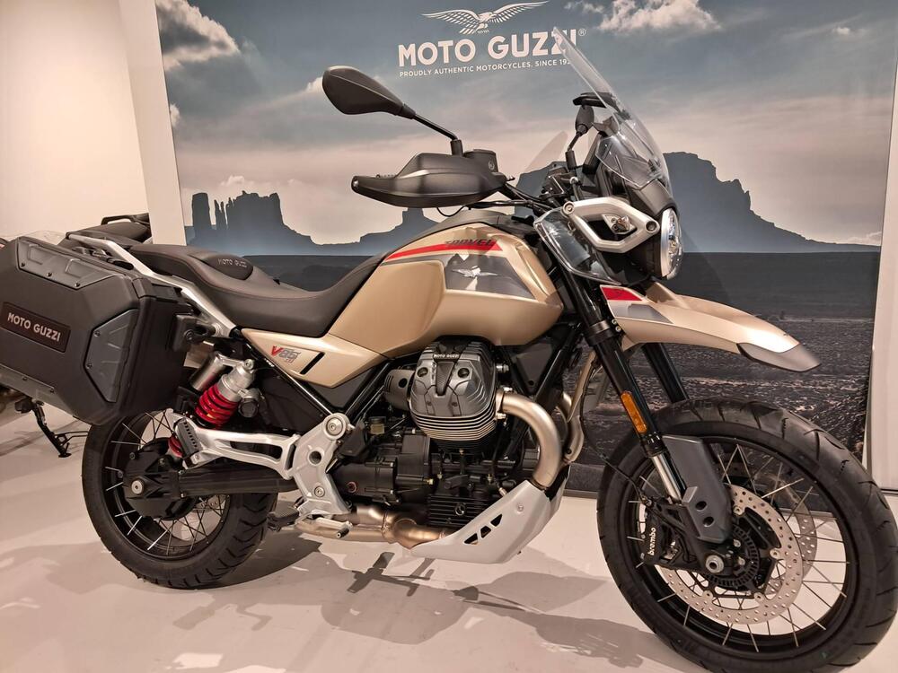 Moto Guzzi V85 TT Travel (2024 - 26) (5)