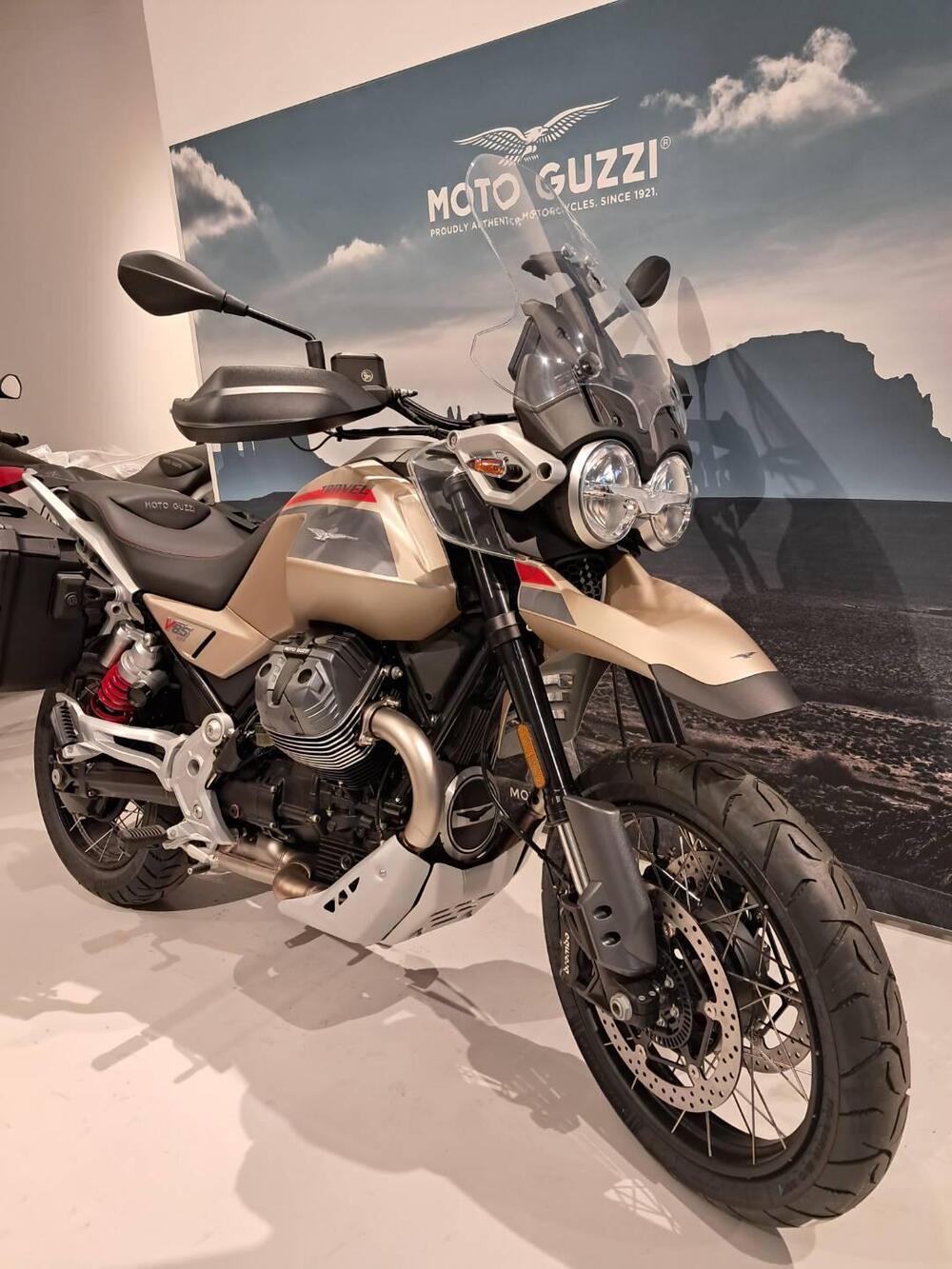 Moto Guzzi V85 TT Travel (2024 - 26) (6)