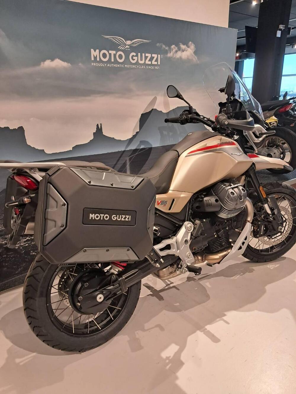 Moto Guzzi V85 TT Travel (2024 - 26) (7)
