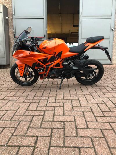 KTM RC 125 (2022 - 26) usata