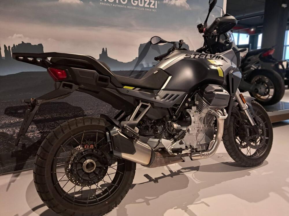 Moto Guzzi Stelvio (2024 - 26) (3)