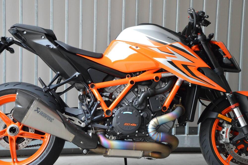 KTM 1290 Super Duke R (2022 - 23) (2)