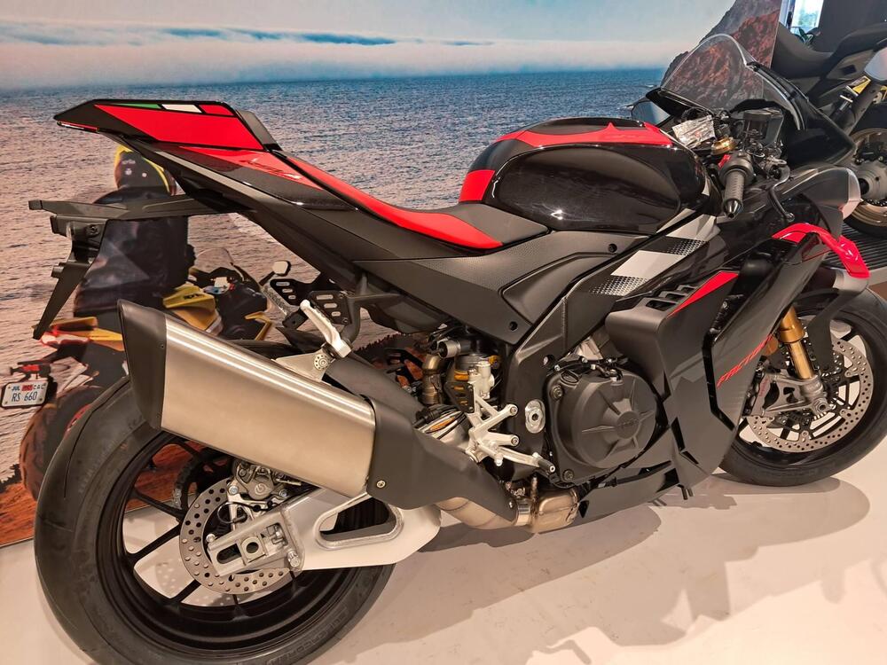 Aprilia RSV4 1100 Factory (2025 - 26) (5)