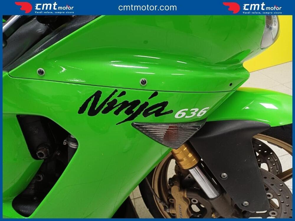 Kawasaki Ninja 636 ZX-6R (2005 - 06) (12)