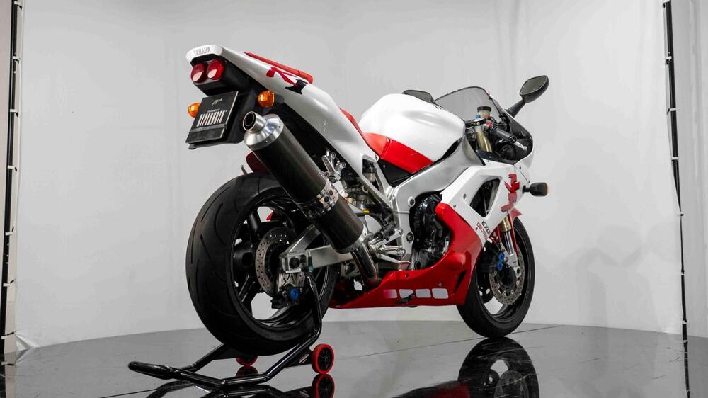 Yamaha YZF R1 (1998 - 99) (7)