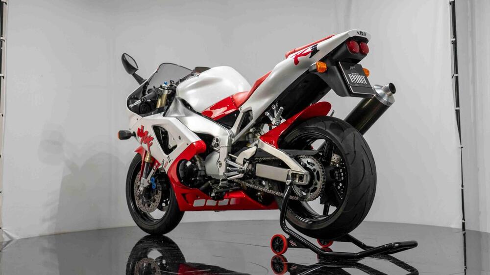 Yamaha YZF R1 (1998 - 99) (9)