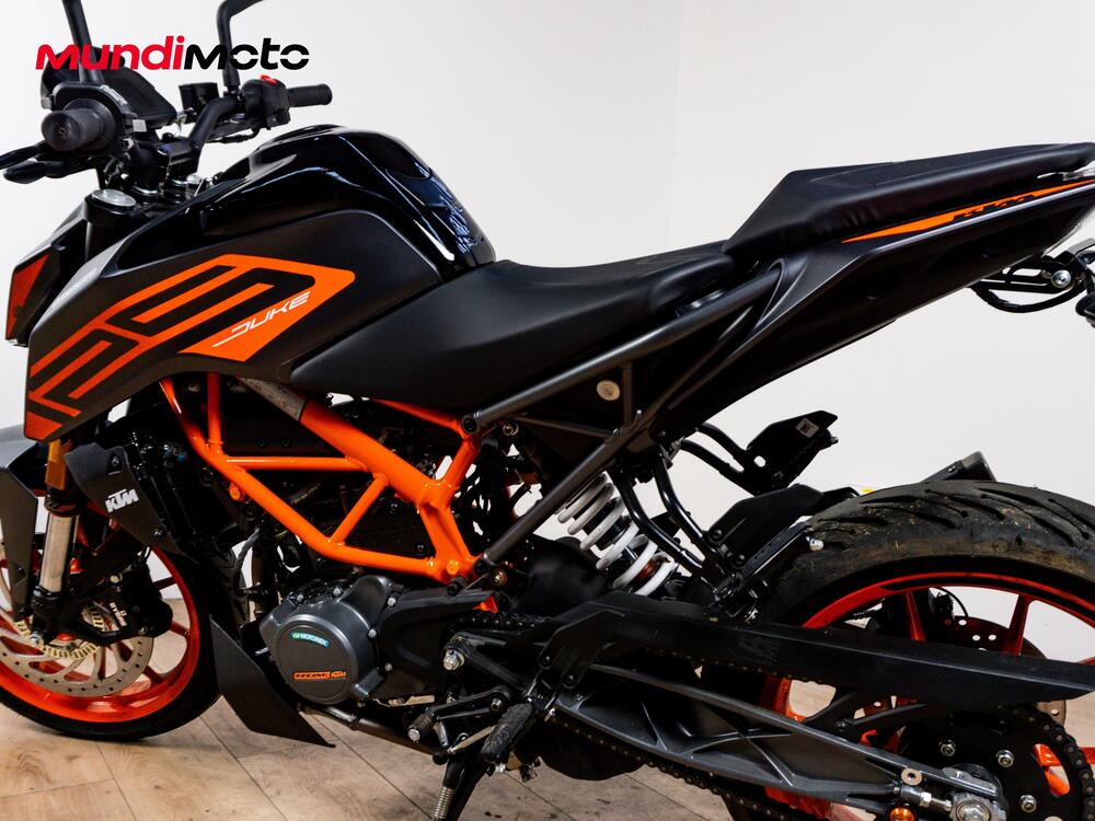 KTM 125 Duke (2021 - 23) (10)