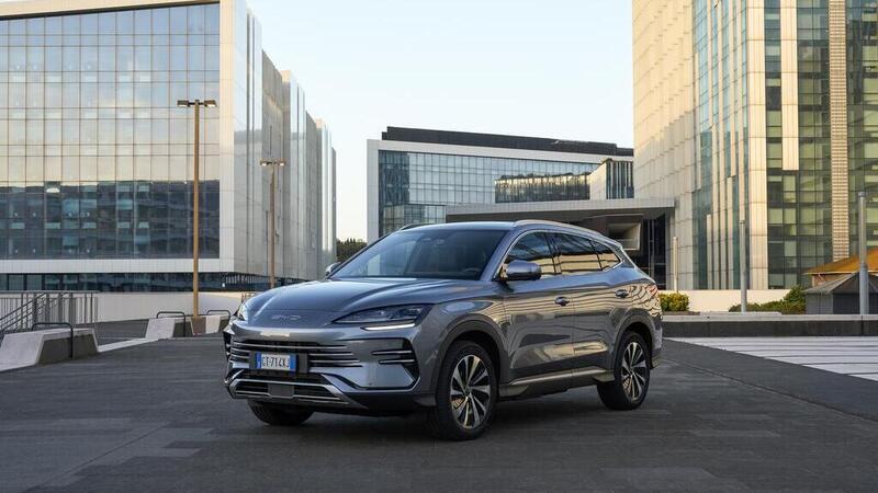 Auto cinesi in Italia: nel 2025 &egrave; boom di vendite. Una su dodici &egrave; Made in China