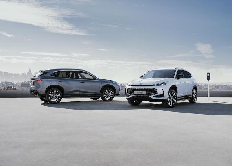 MG ZS Hybrid+ e MG HS vista esterni