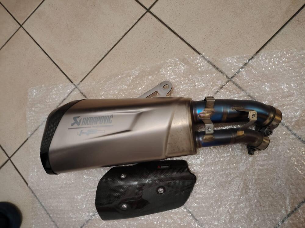 Terminale scarico AKRAPOVIC BMW (4)
