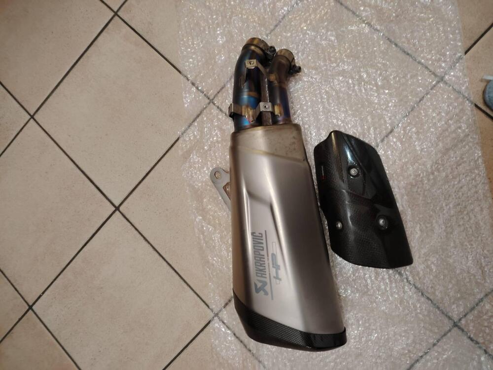 Terminale scarico AKRAPOVIC BMW (5)