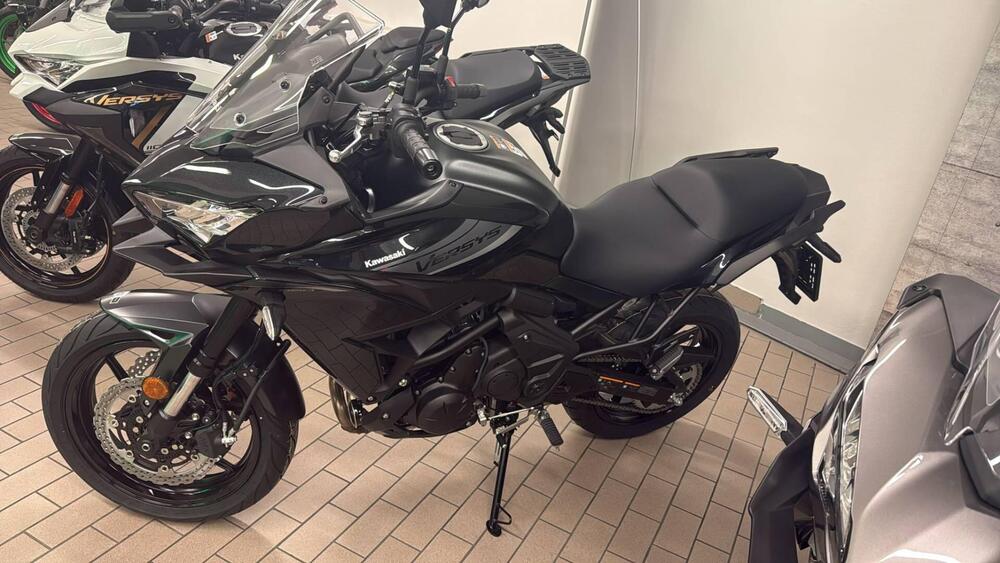 Kawasaki Versys 650 (2025 - 26) (2)