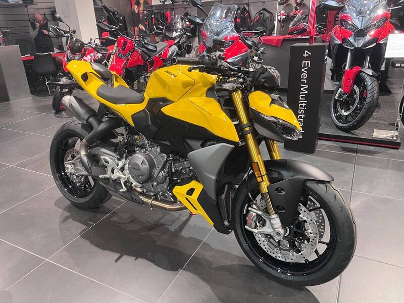 Ducati Streetfighter V2 S (2025 - 26)