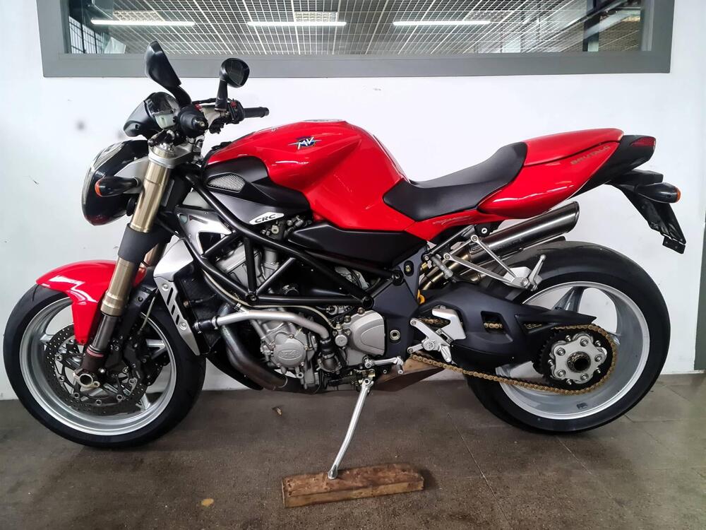 MV Agusta 910 s F4 REGISTRO STORICO FMI TARGA ARGENTO (2)