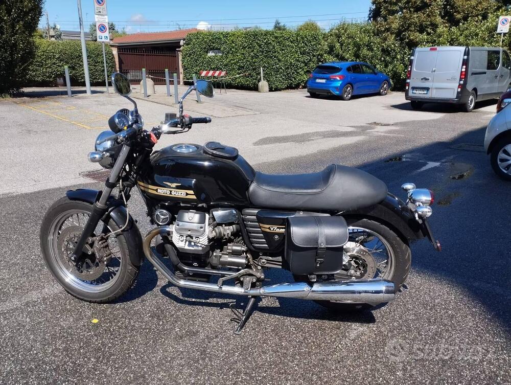 Moto Guzzi V7 Classic (2008 - 12) (2)
