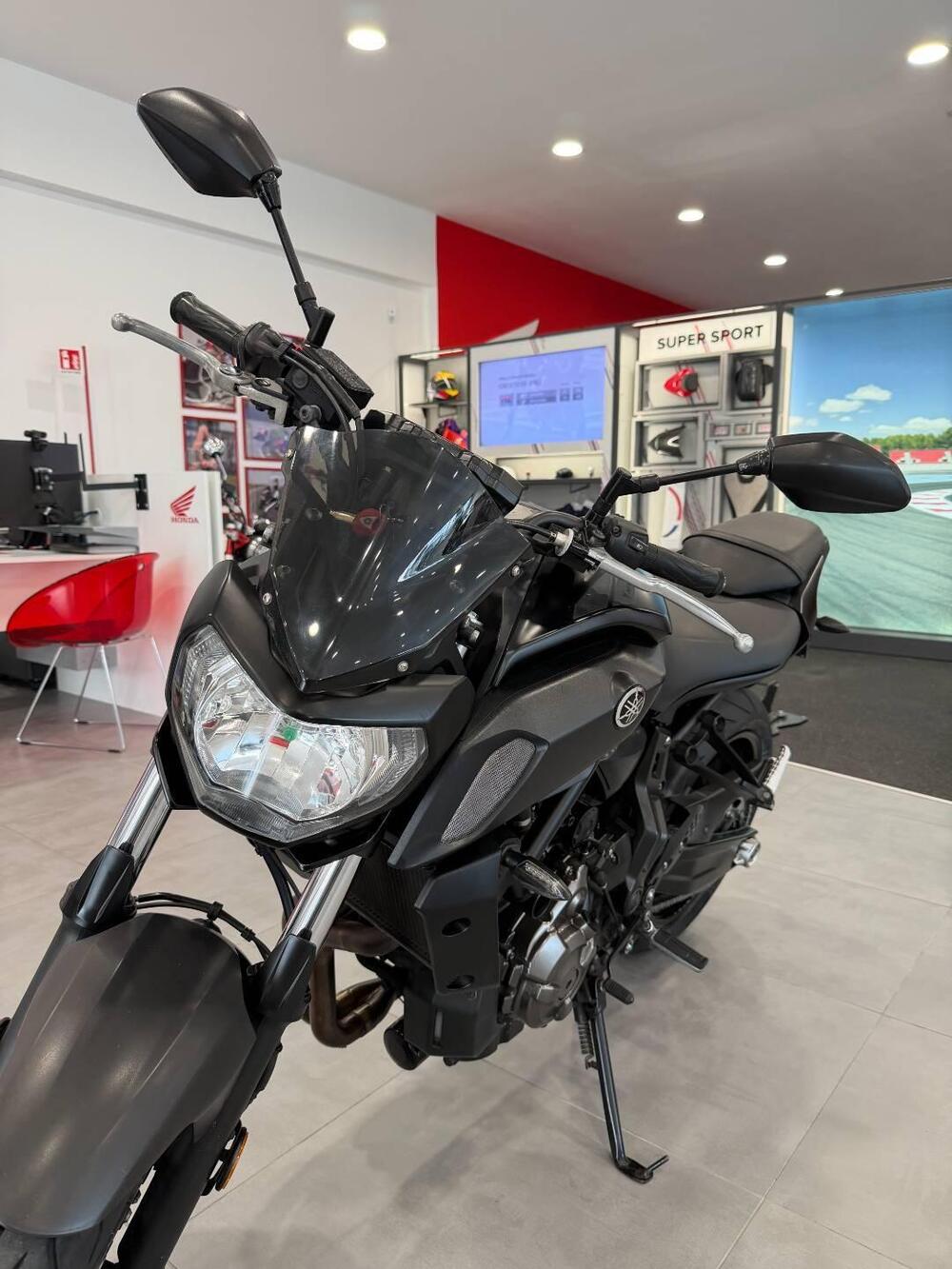 Yamaha MT-07 (2018 - 20) (2)