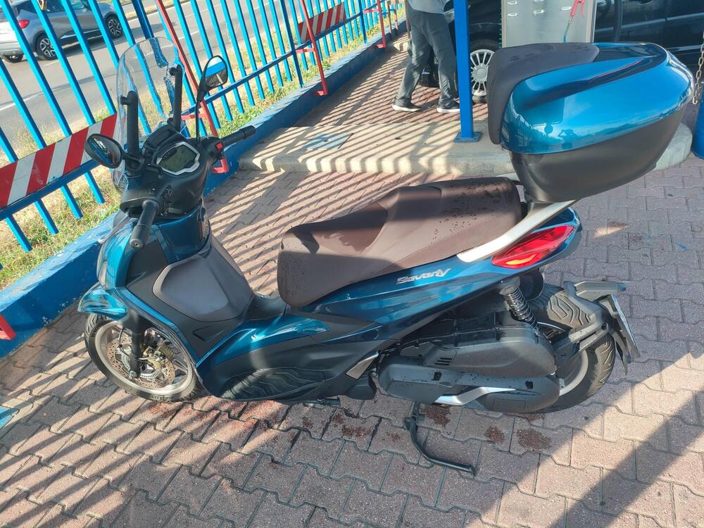 Piaggio Beverly 400 ABS-ASR (2021 - 24) (3)