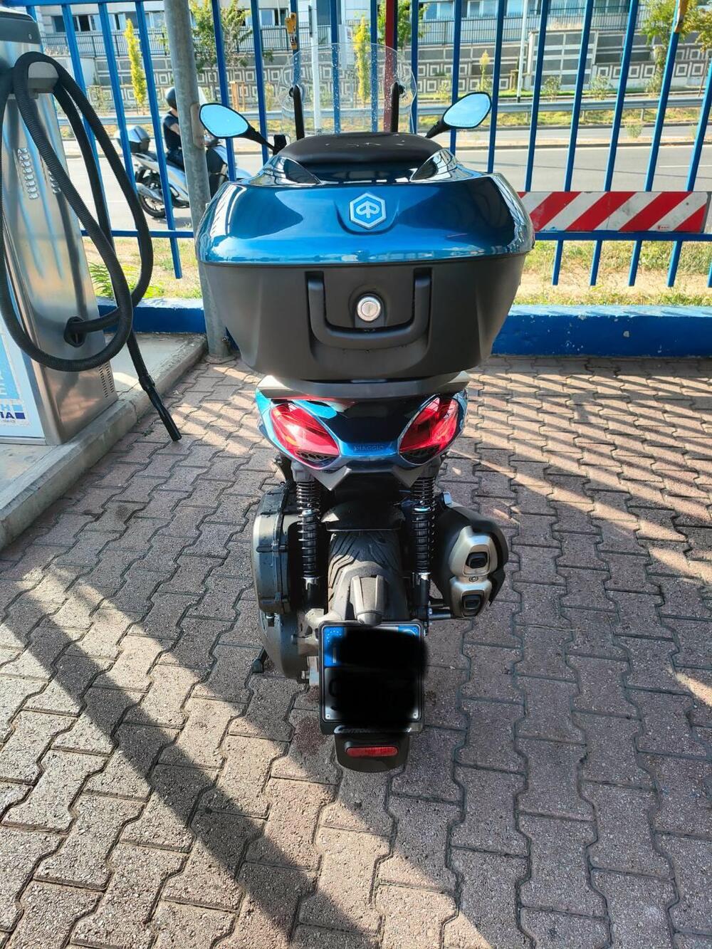 Piaggio Beverly 400 ABS-ASR (2021 - 24) (4)