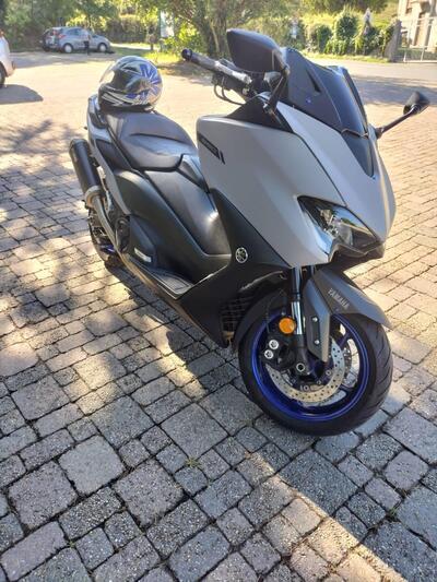 Yamaha T-Max 560 (2020 - 21) usata