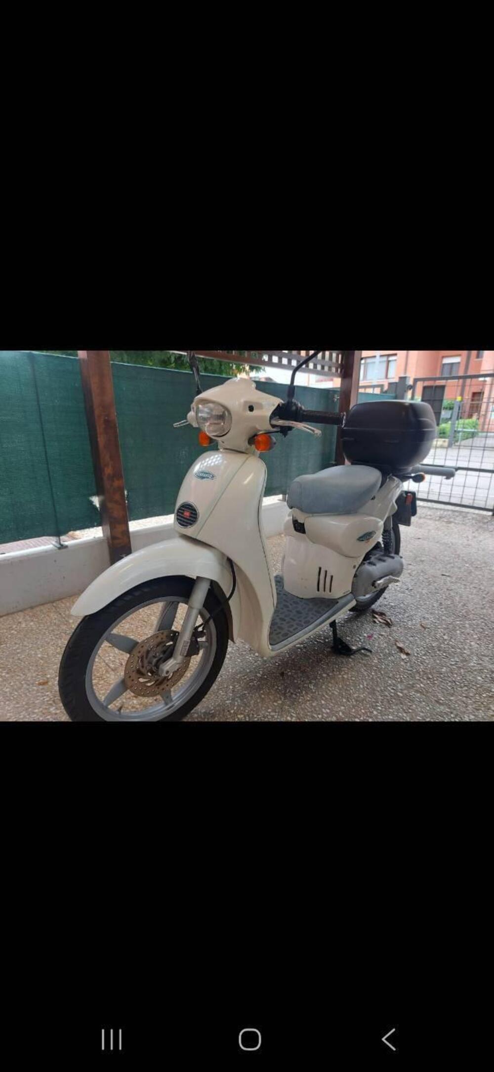 Aprilia Scarabeo 50 De Luxe (1997 - 99) (4)