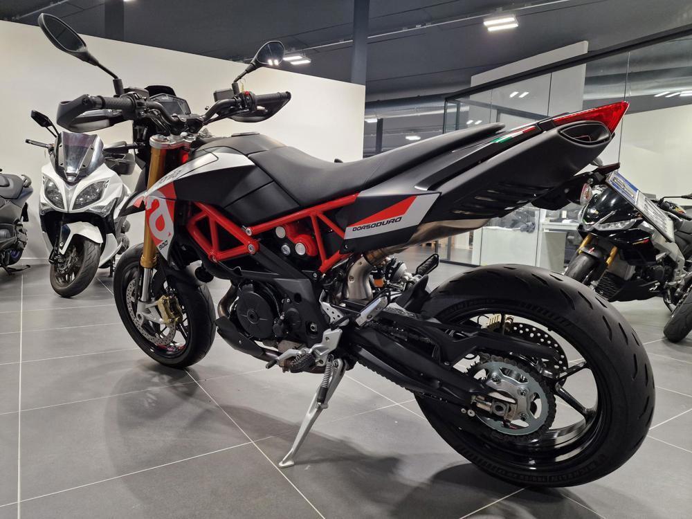 Aprilia Dorsoduro 900 (2017 - 20) (6)