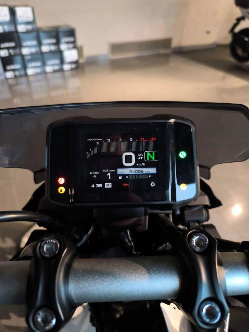 Yamaha MT-09 (2021 - 23) (4)
