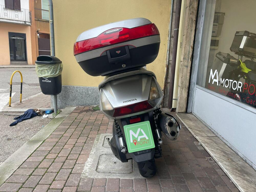 Honda Silver Wing 600 (2001 - 05) (4)