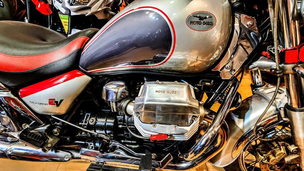 Moto Guzzi California EV Touring (2002 - 06) (17)