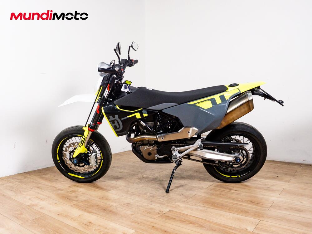 Husqvarna 701 Supermoto (2022) (6)