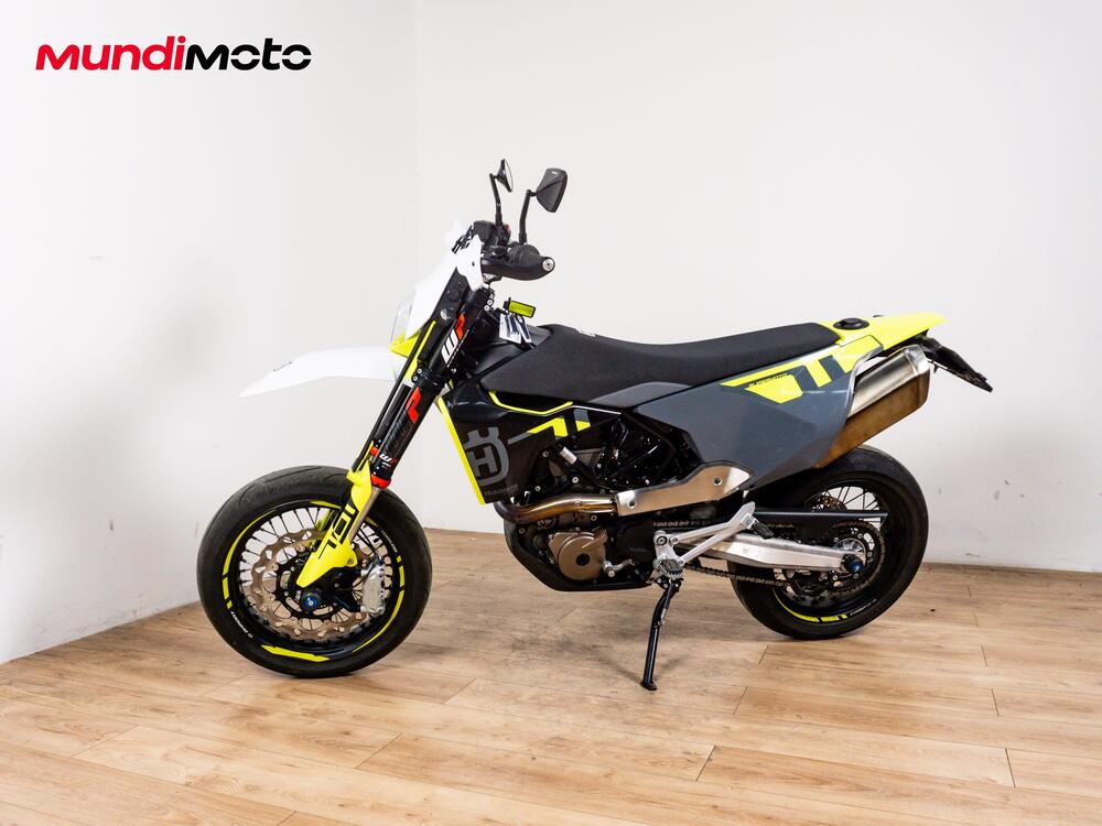 Husqvarna 701 Supermoto (2022) (8)