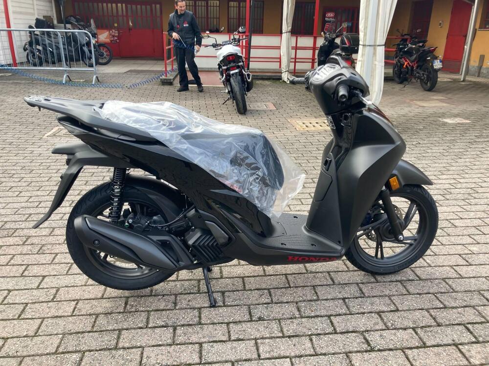 Honda SH 125 Sport (2026) (3)