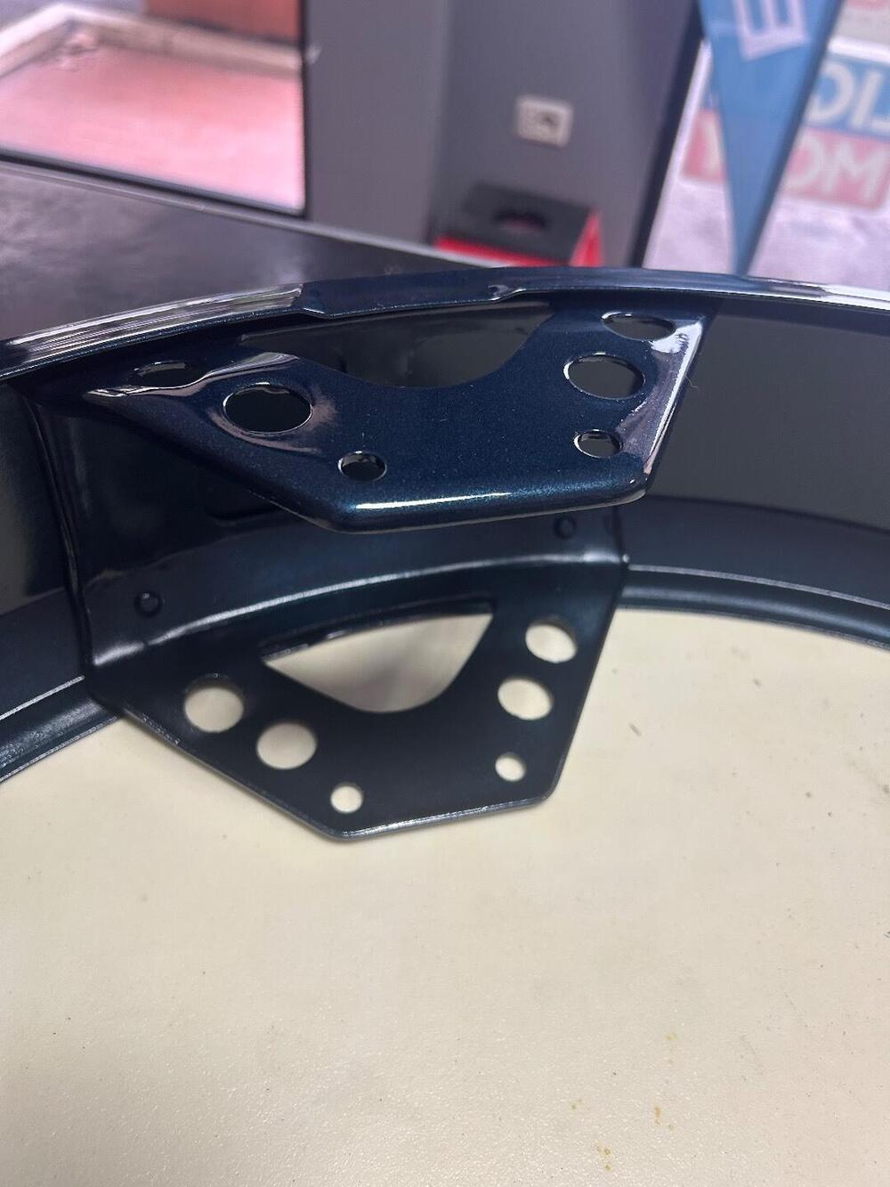 Parafango anteriore Kawasaki in alluminio (2)