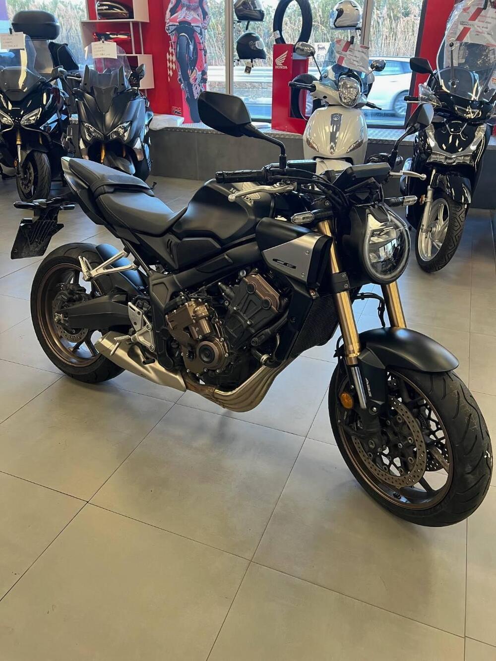 Honda CB 650 R E-Clutch (2024 - 26) (3)