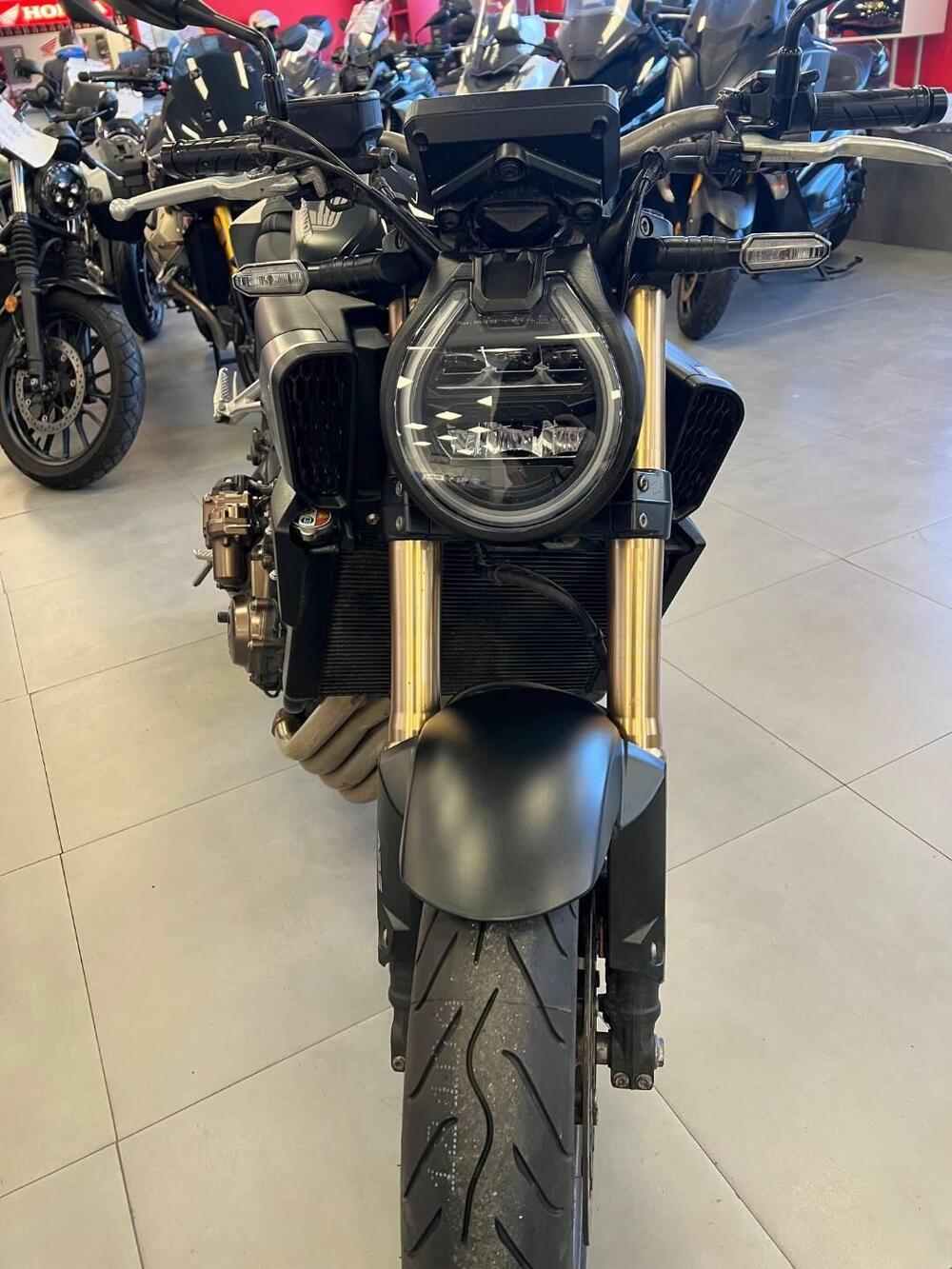 Honda CB 650 R E-Clutch (2024 - 26) (4)