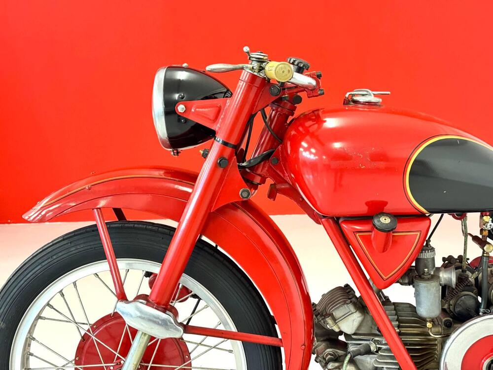 Moto Guzzi AIRONE 250 SPORT (16)