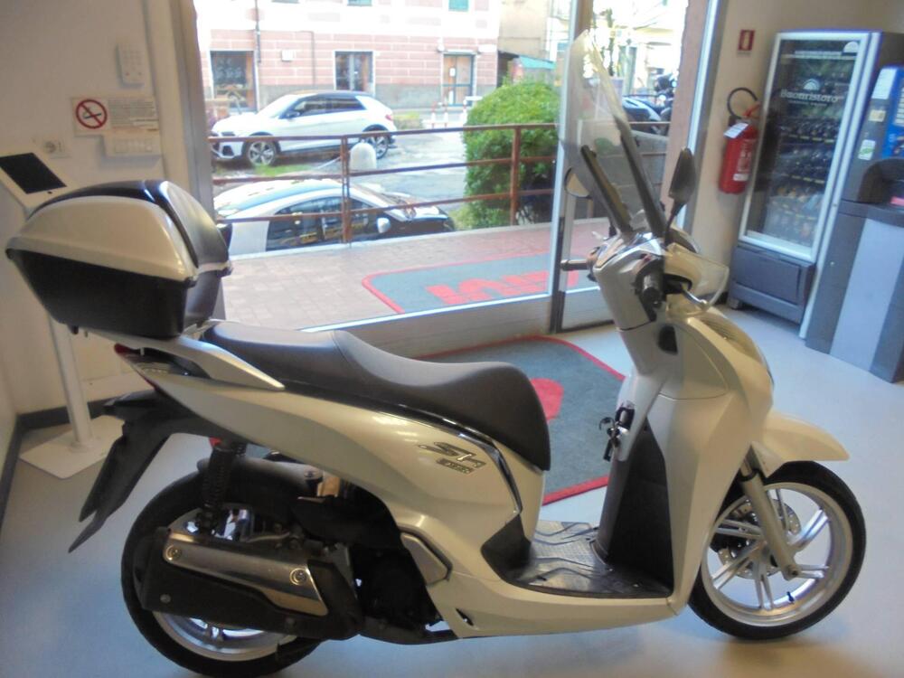 Honda SH 300 i ABS (2016 - 20) (3)