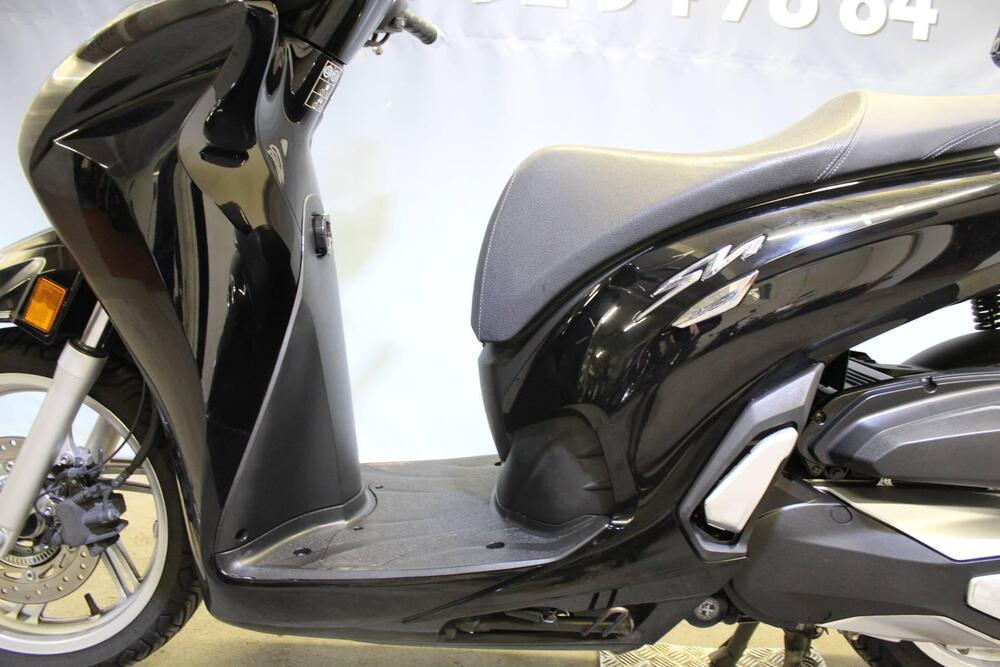 Honda SH 350 (2021 - 24) (16)