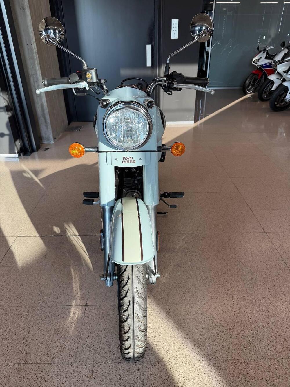 Royal Enfield Classic 350 (2021 - 26) (4)