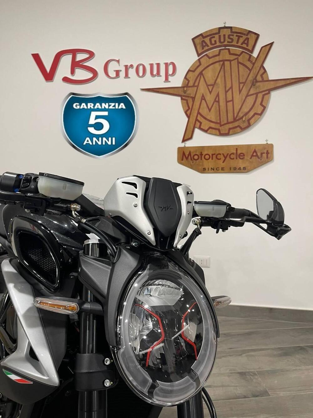 MV Agusta Dragster 800 RR Ottantesimo (2025 - 26) (8)
