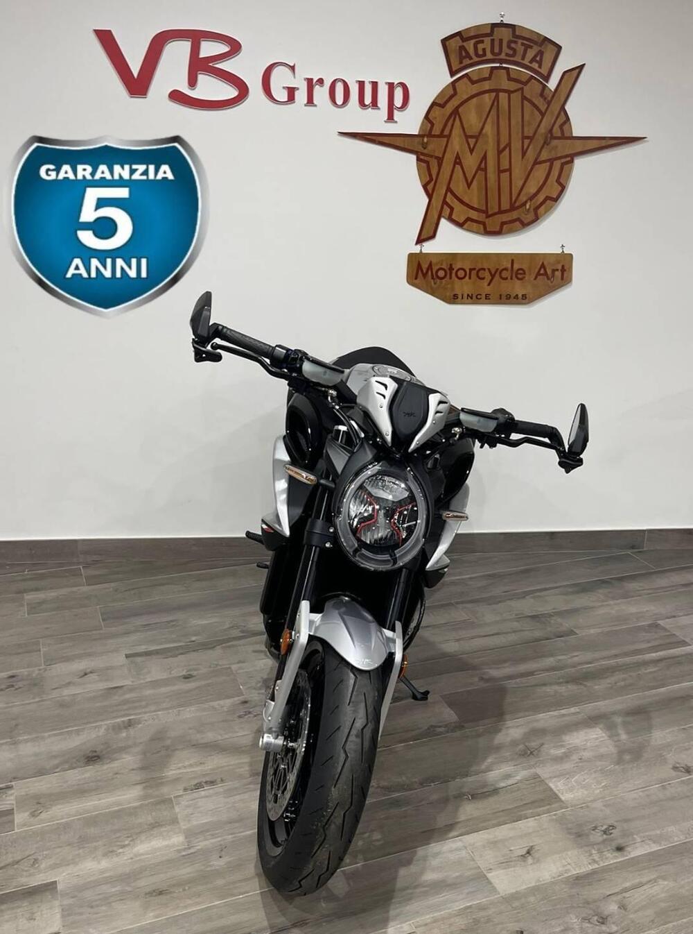 MV Agusta Dragster 800 RR Ottantesimo (2025 - 26) (2)