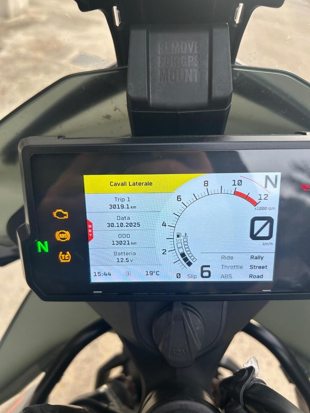 KTM 890 Adventure (2022) (5)