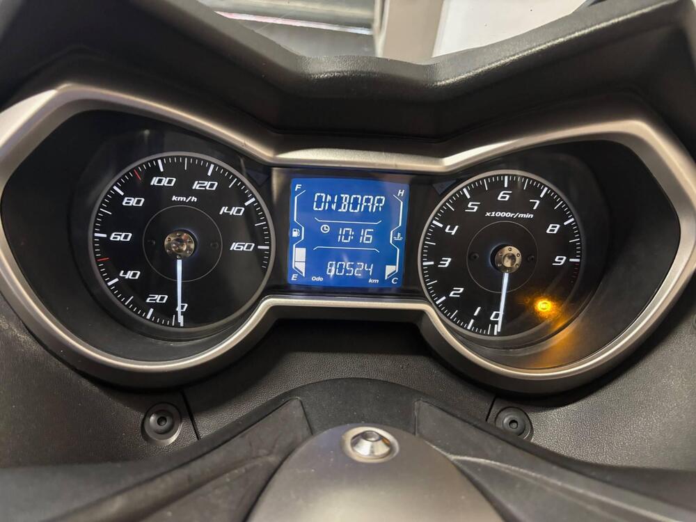Yamaha X-Max 300 ABS (2017 - 20) (4)