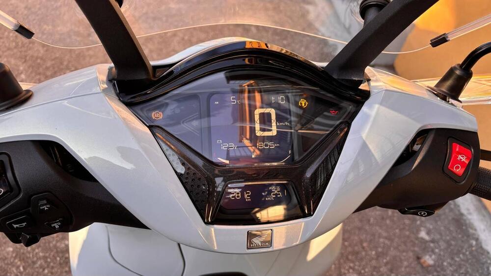 Honda SH 350i GT (2025 - 26) (3)