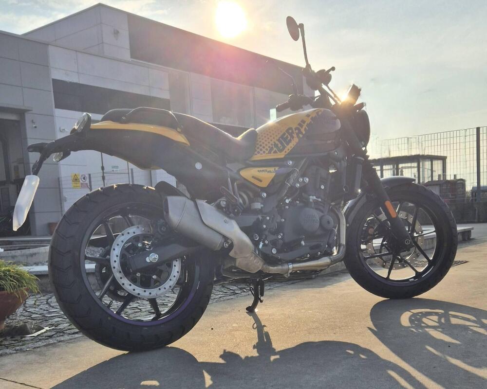 Royal Enfield Guerrilla 450 (2024 - 26) (2)