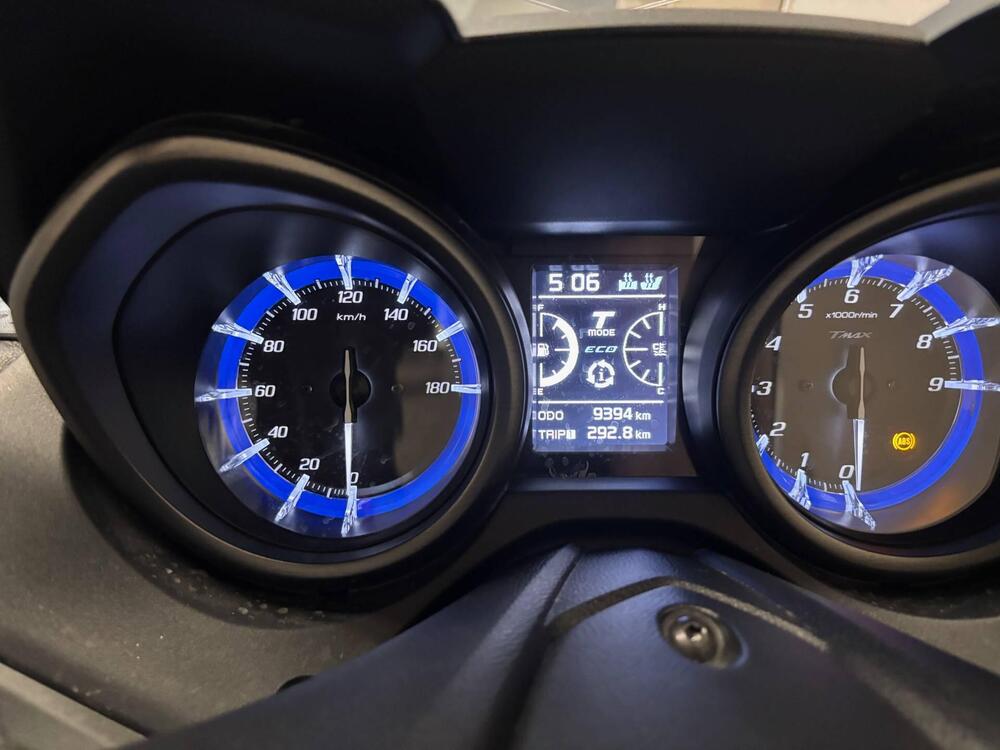 Yamaha T-Max 560 Tech Max (2021) (4)