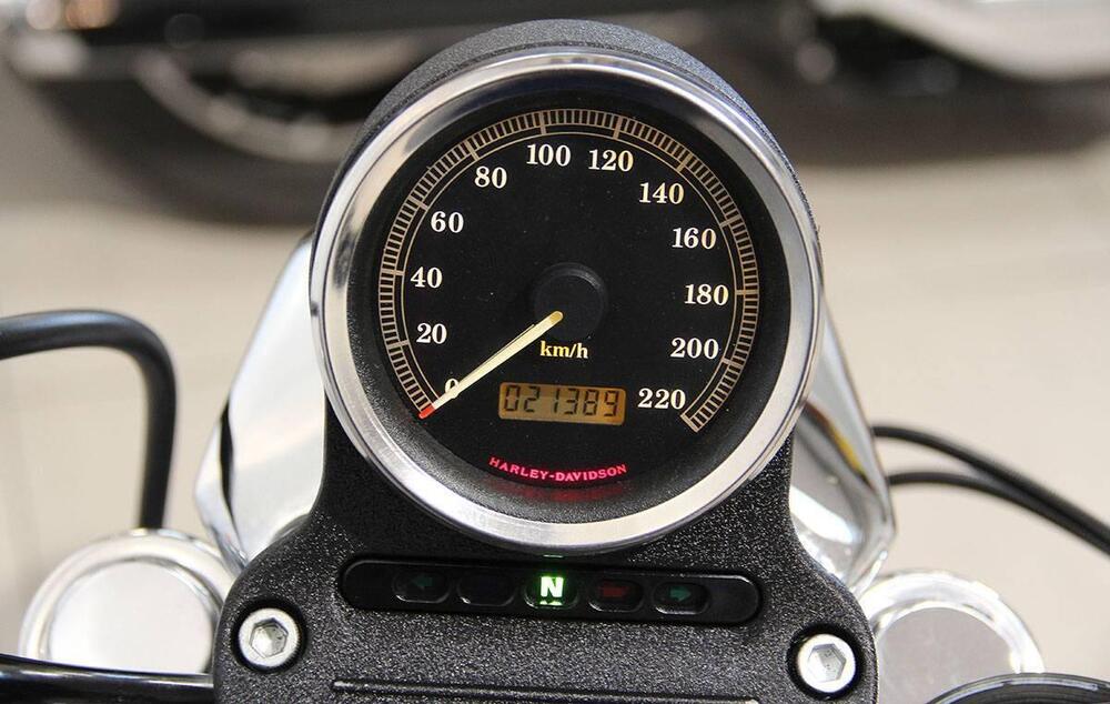 Harley-Davidson 883 Custom (1998 - 00) - XL 53C (16)