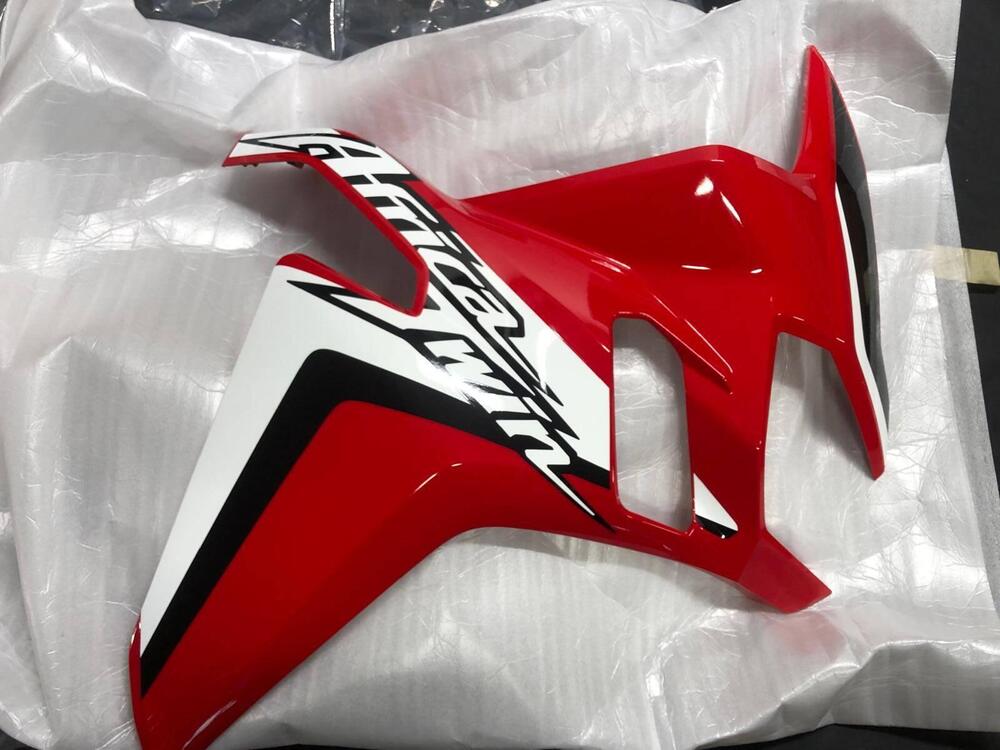 FIANCATA DESTRA PER HONDA AFRICA TWIN 1000. CODICE