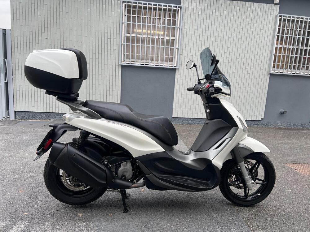 Piaggio Beverly 350 SportTouring ie ABS (2011 - 17) (2)