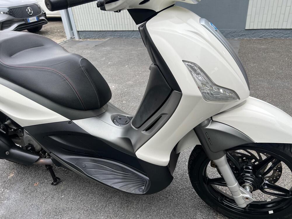 Piaggio Beverly 350 SportTouring ie ABS (2011 - 17) (7)