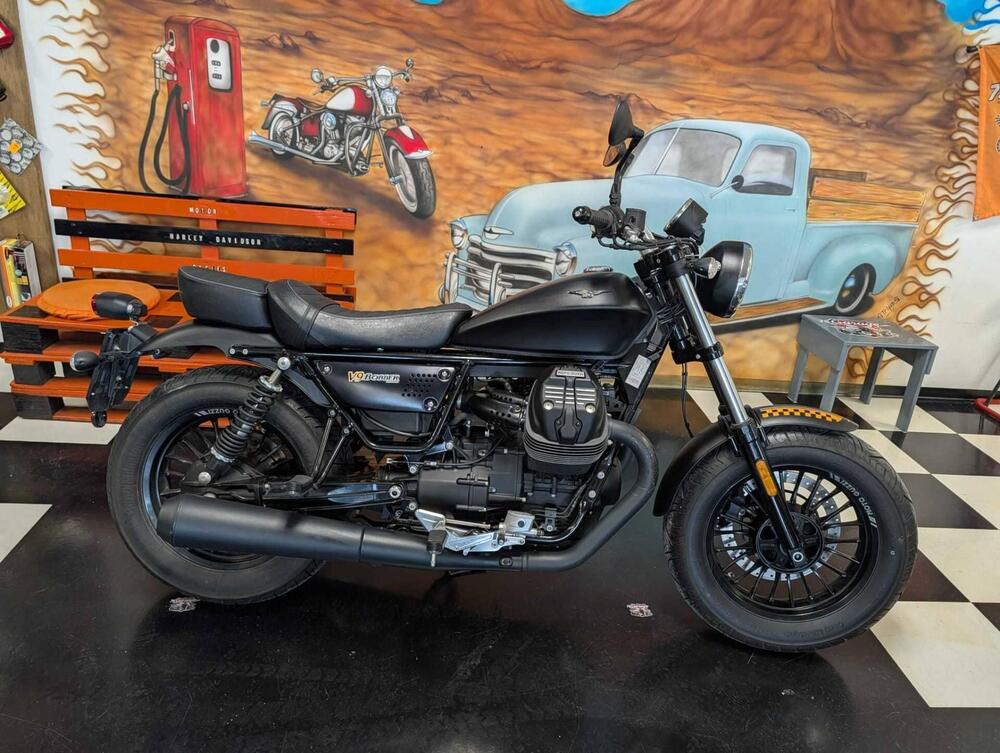Moto Guzzi V9 Bobber (2016 - 18) (7)